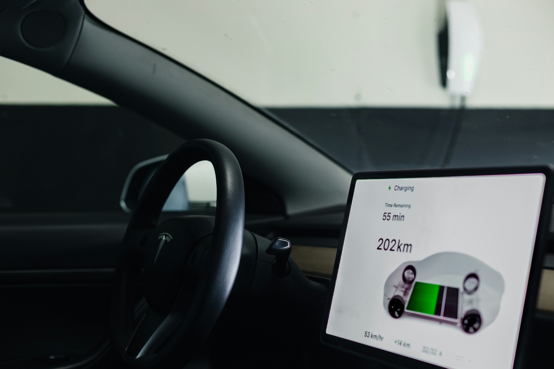 Elektrische auto opladen met zonne-energie